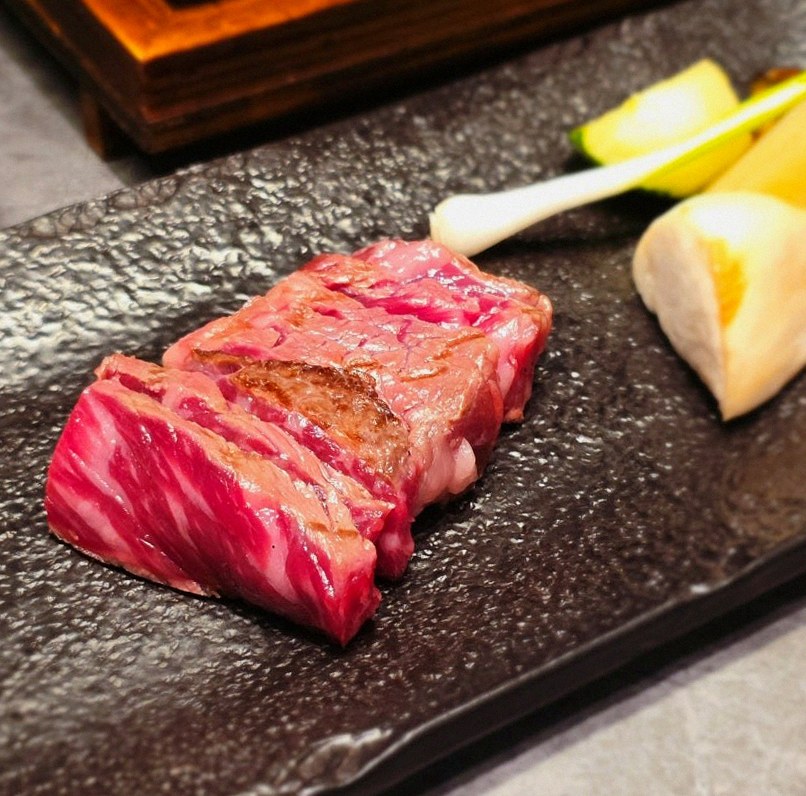 WOOHANA Jonggak · premium marbled Hanwoo beef presented before grilling