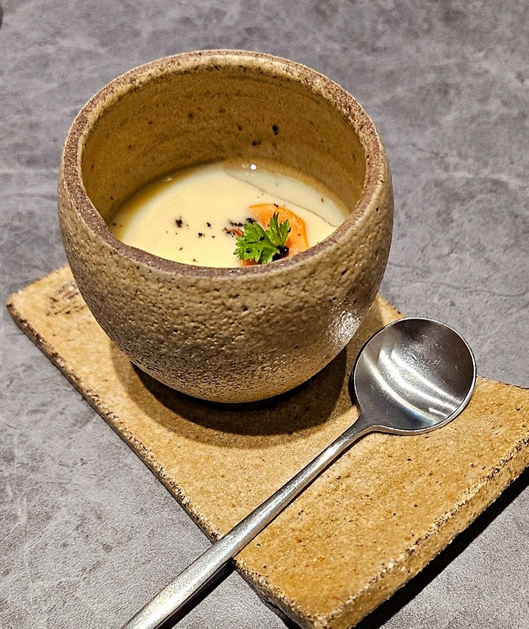 WOOHANA Jonggak · a warm soup to finish the course