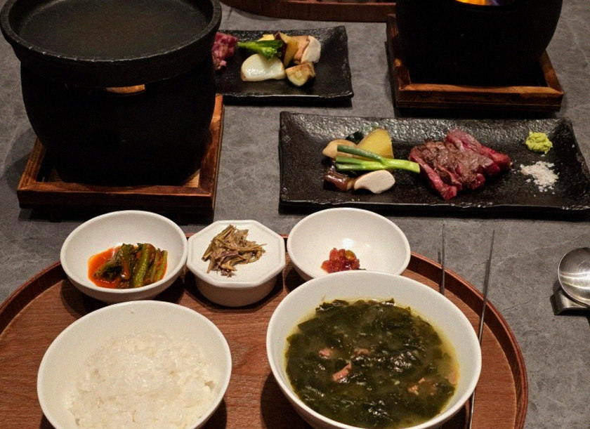 WOOHANA Jonggak · assorted Korean side dishes (banchan)
