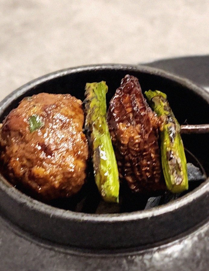 GOWOOGA Gwanghwamun · Hanwoo beef grilling over binchotan charcoal