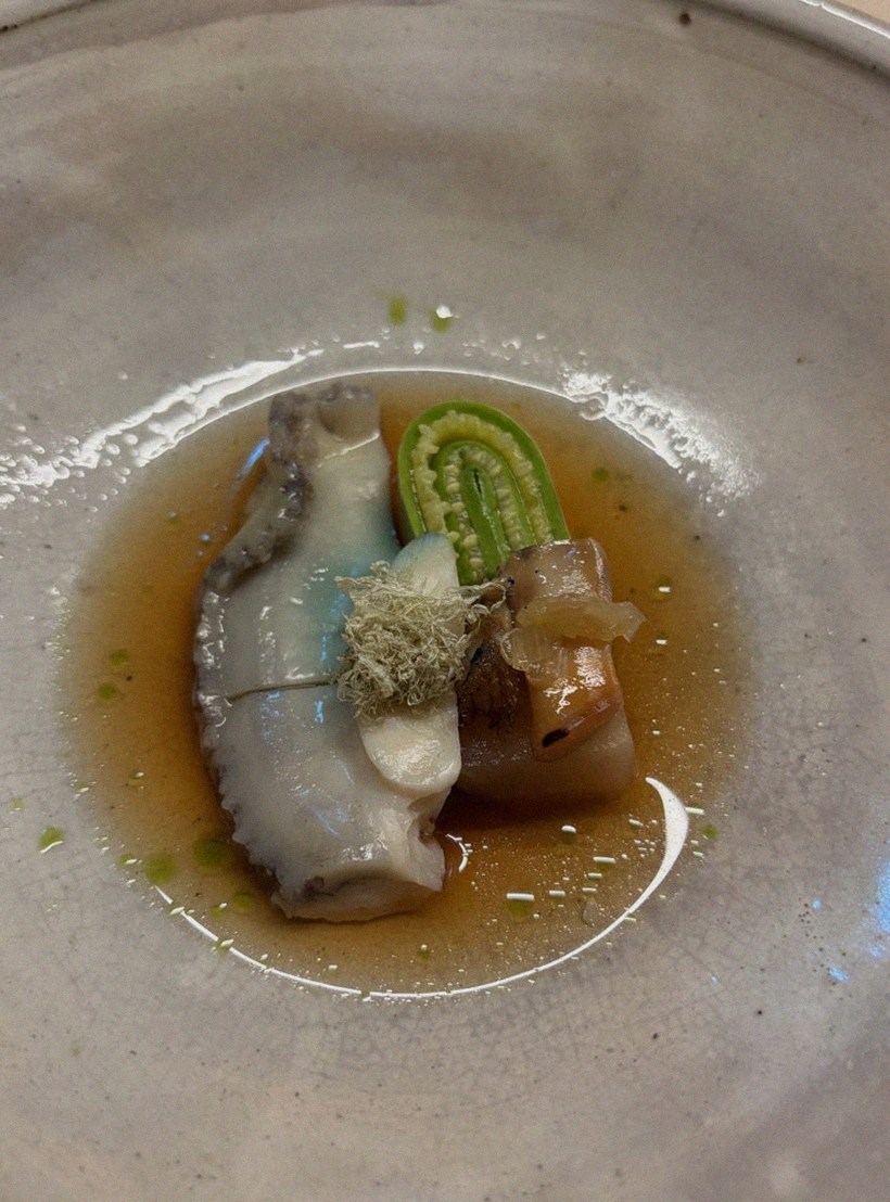 WOOARA Yeouido · seafood course served alongside the beef