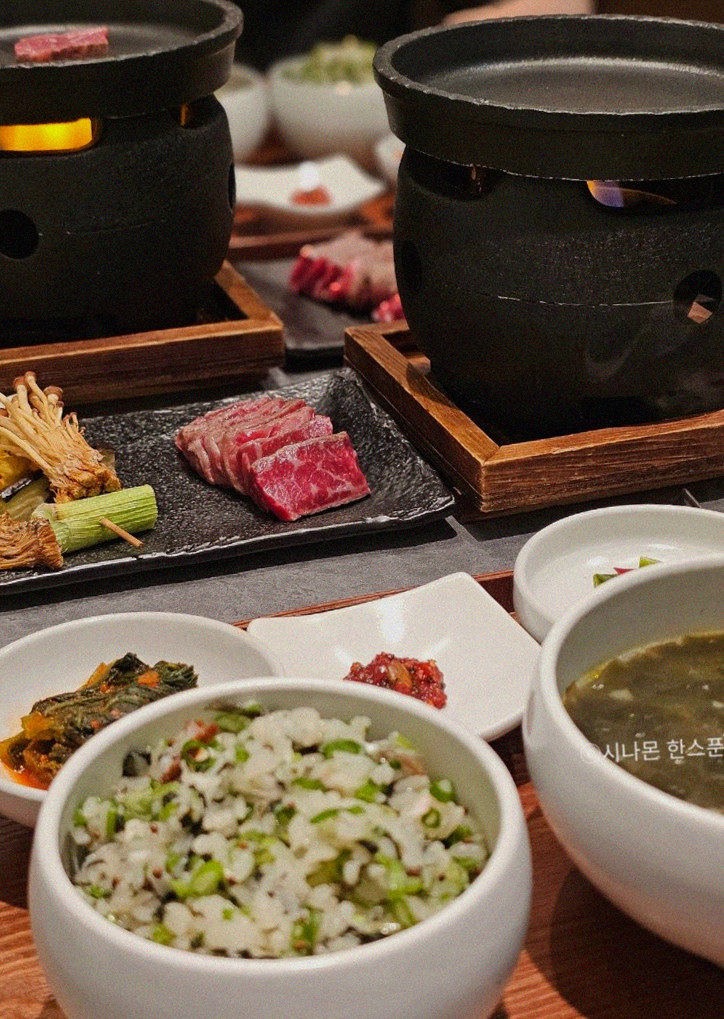GOWOOGA Gangnam·Yeoksam · assorted Korean side dishes (banchan)