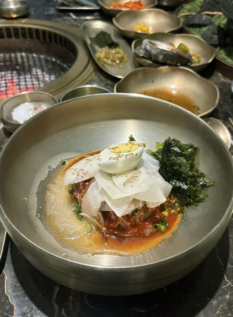 DAEBOJUNG Yeouido · fresh Hanwoo beef tartare (yukhoe)