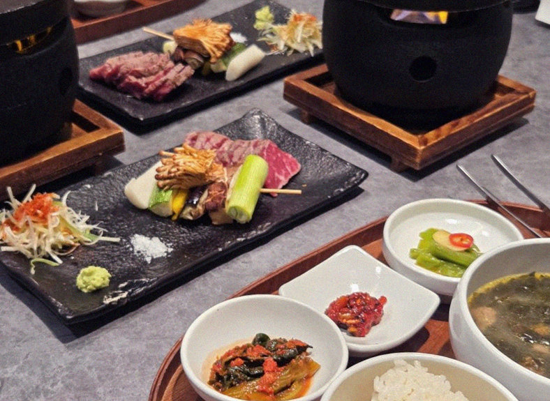 GOWOOGA Gangnam·Yeoksam · assorted Korean side dishes (banchan)