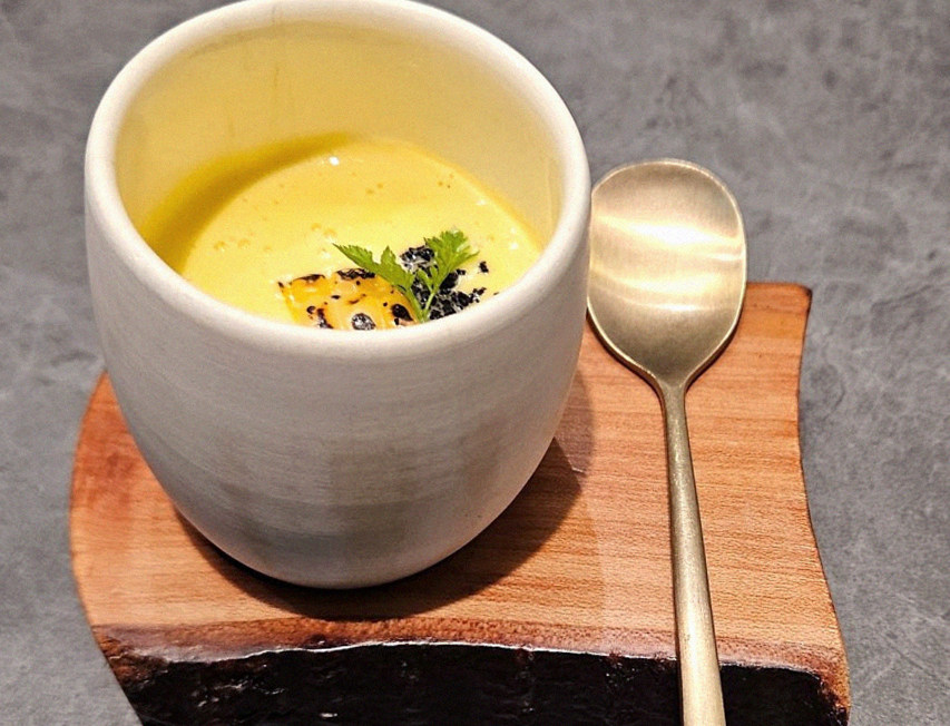 GOWOOGA Gangnam·Yeoksam · fresh Hanwoo beef tartare (yukhoe)
