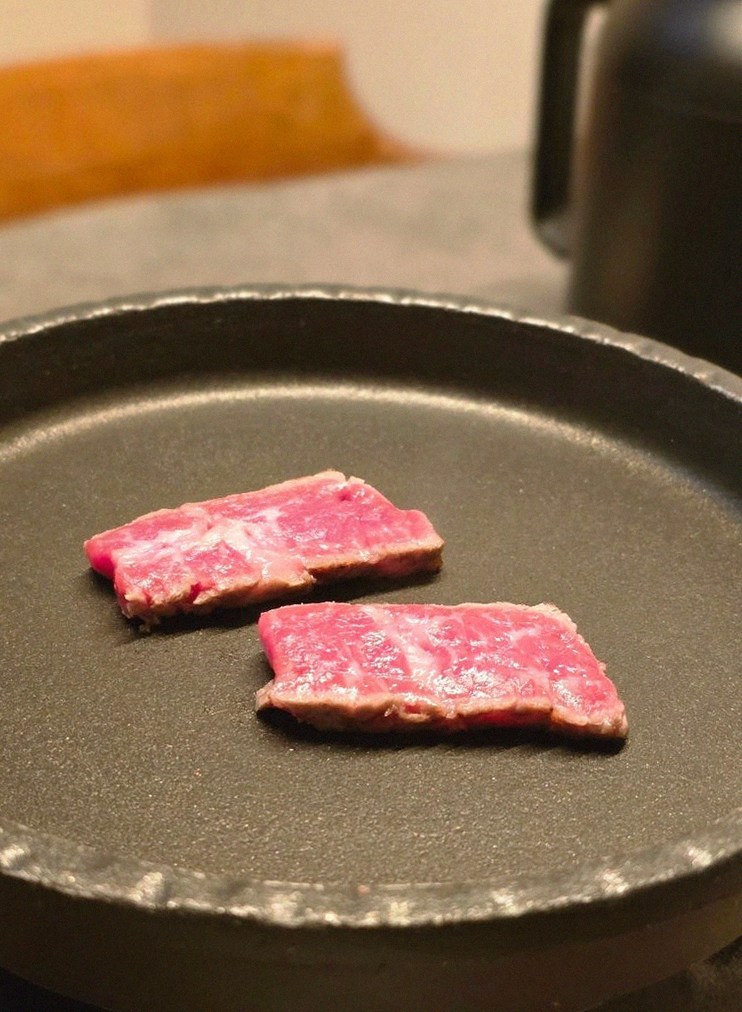 고우가 여의도점 · 여의도 콜키지프리 · 마블링이 살아있는 프리미엄 한우 쇼잉