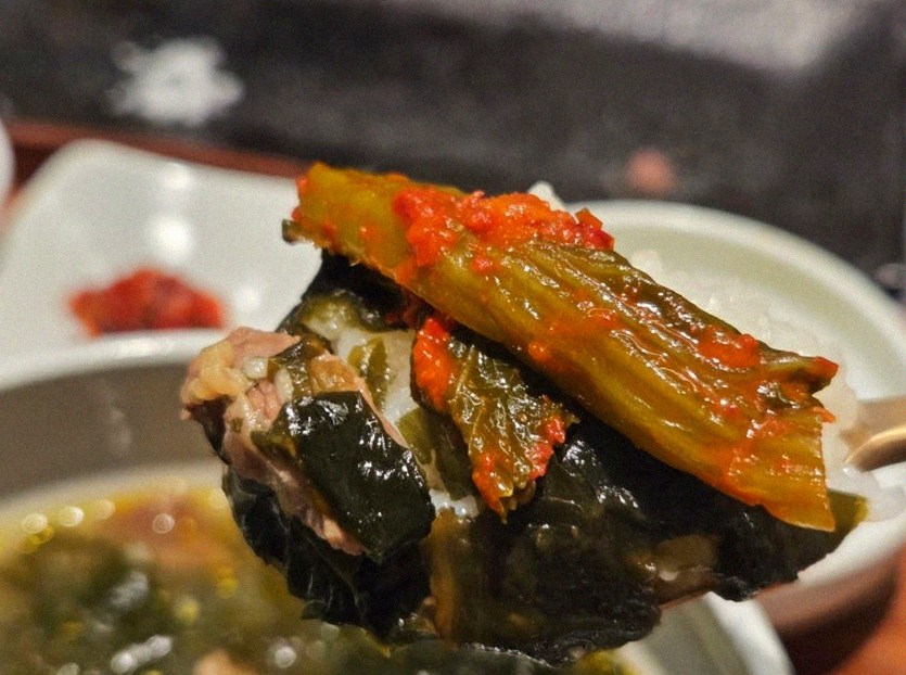 GOWOOGA Gangnam·Yeoksam · assorted Korean side dishes (banchan)