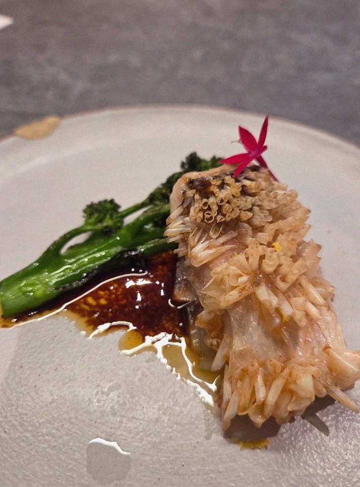 GOWOOGA Gangnam·Yeoksam · seafood course served alongside the beef