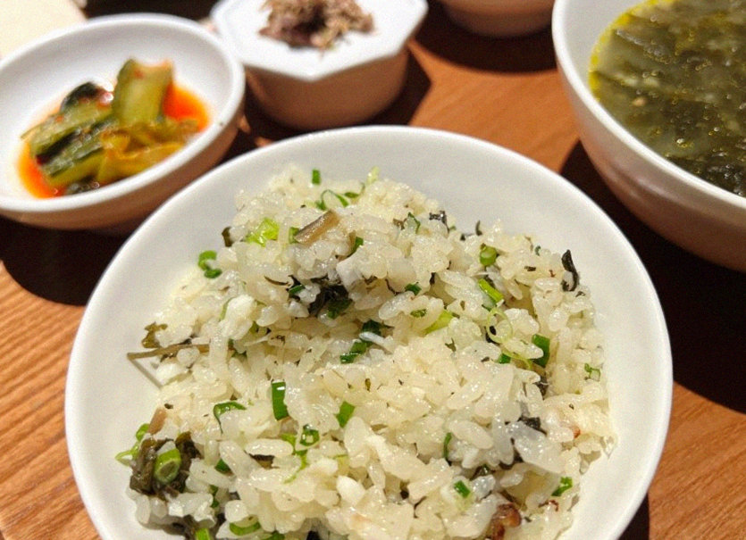 우아라 여의도점 · 여의도 레스토랑 · 식사 코스와 곁들임