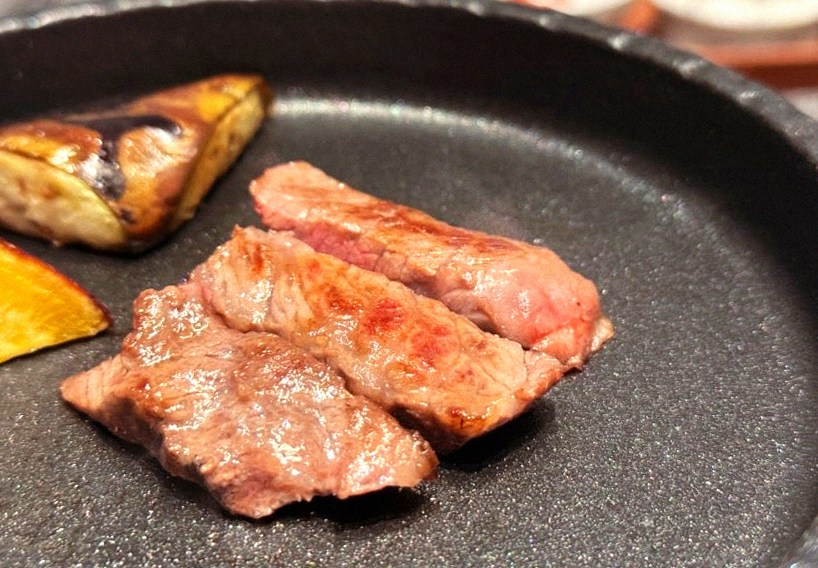 우하나 종각역점 · 덕수궁 근처 맛집 · 비장탄 그릴 위에서 익어가는 한우
