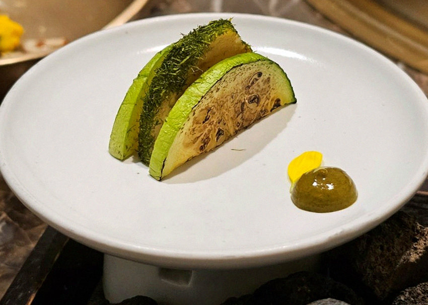 대보정 시청역점 · 서울역 상견례 · 한 접시씩 정성껏 플레이팅된 한우 코스 요리