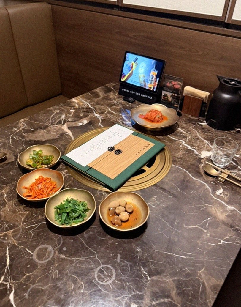 대보정 시청역점 · 서울역 상견례 · 한 상 가득 차려진 한우 오마카세 코스
