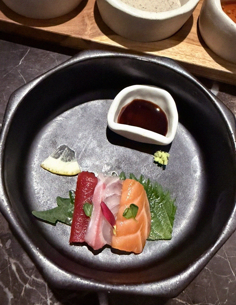 DAEBOJUNG City Hall · the signature Hanwoo showing — marbled beef cuts and caviar presented in a display chest