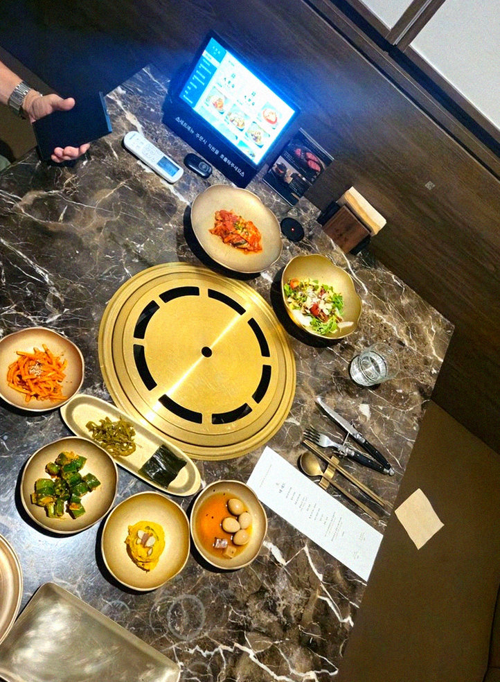 대보정 여의도점 · 여의도 파인다이닝 · 정갈하게 차려진 반찬과 곁들임 찬