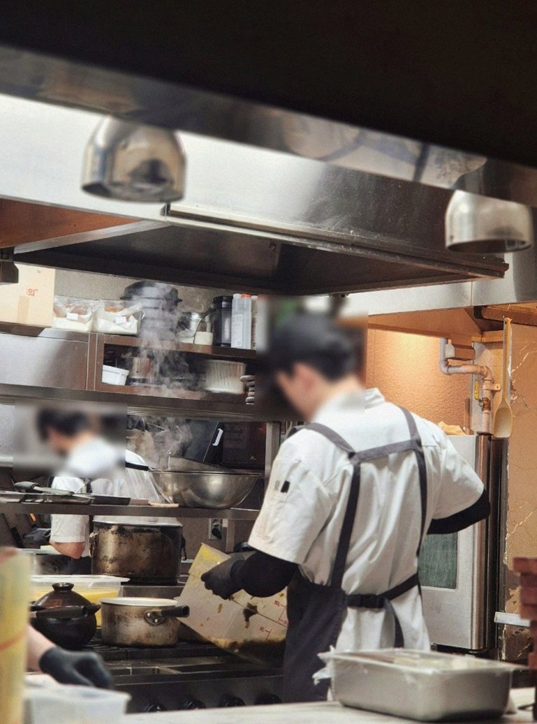 GOWOOGA Gwanghwamun · the full Hanwoo omakase table