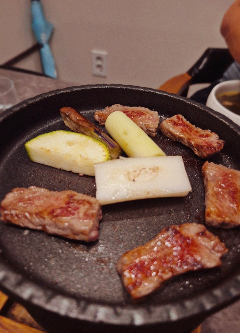 고우가 광화문점 · 광화문 데이트 맛집 · 비장탄 그릴 위에서 익어가는 한우