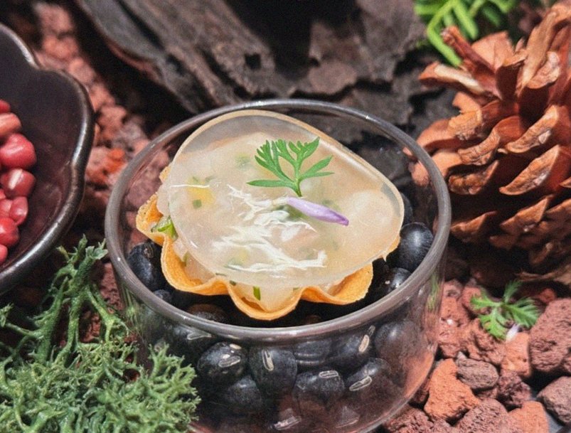 WOOHANA Jonggak · a warm soup to finish the course