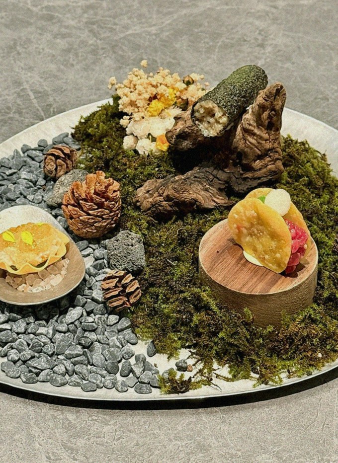 고우가 광화문점 · 안국 역 고기맛집 · 한 접시씩 정성껏 플레이팅된 한우 코스 요리