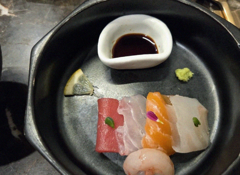 DAEBOJUNG Yeouido · seafood course served alongside the beef