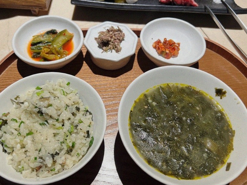 WOOARA Yeouido · assorted Korean side dishes (banchan)