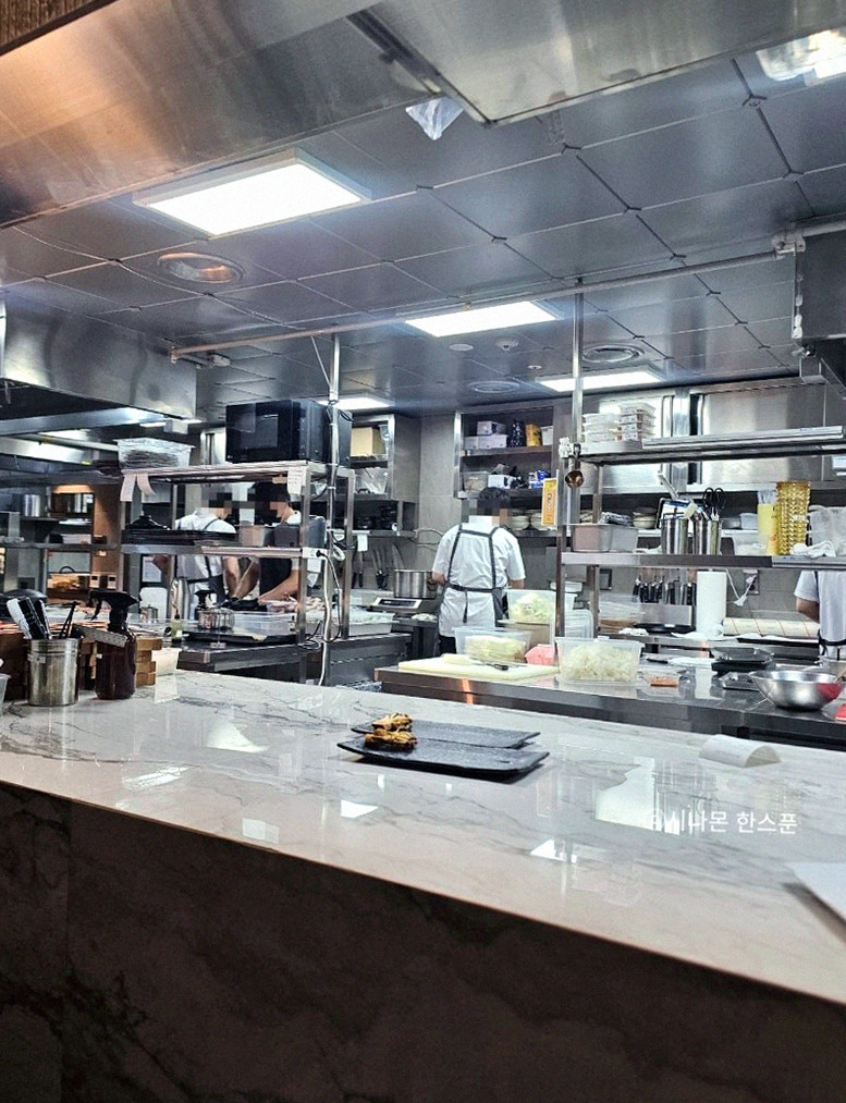 GOWOOGA Gangnam·Yeoksam · the full Hanwoo omakase table