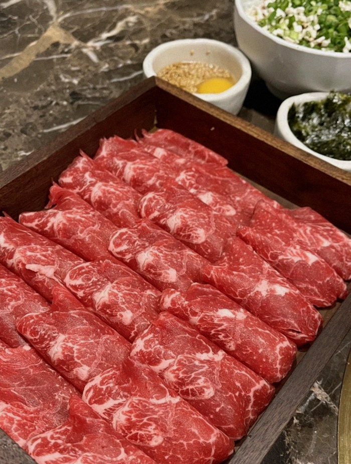 대보정 시청역점 · 덕수궁 맛집 · 마블링이 살아있는 프리미엄 한우 쇼잉