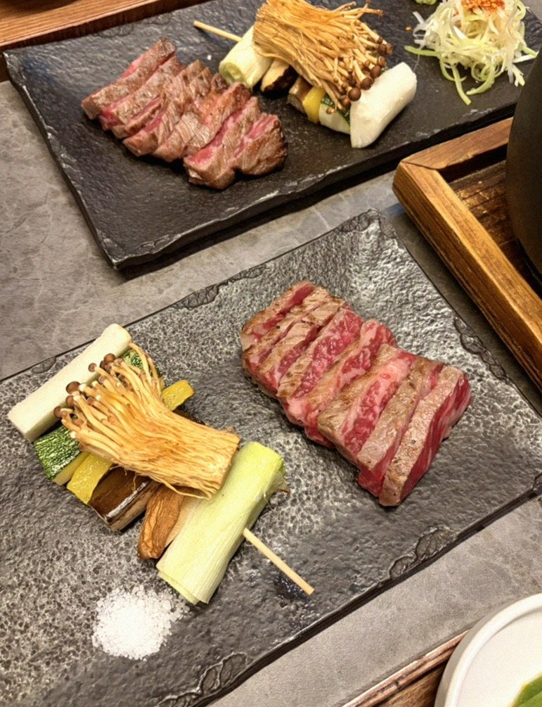 GOWOOGA Yeouido · 雪花纹理鲜明的顶级韩牛展示