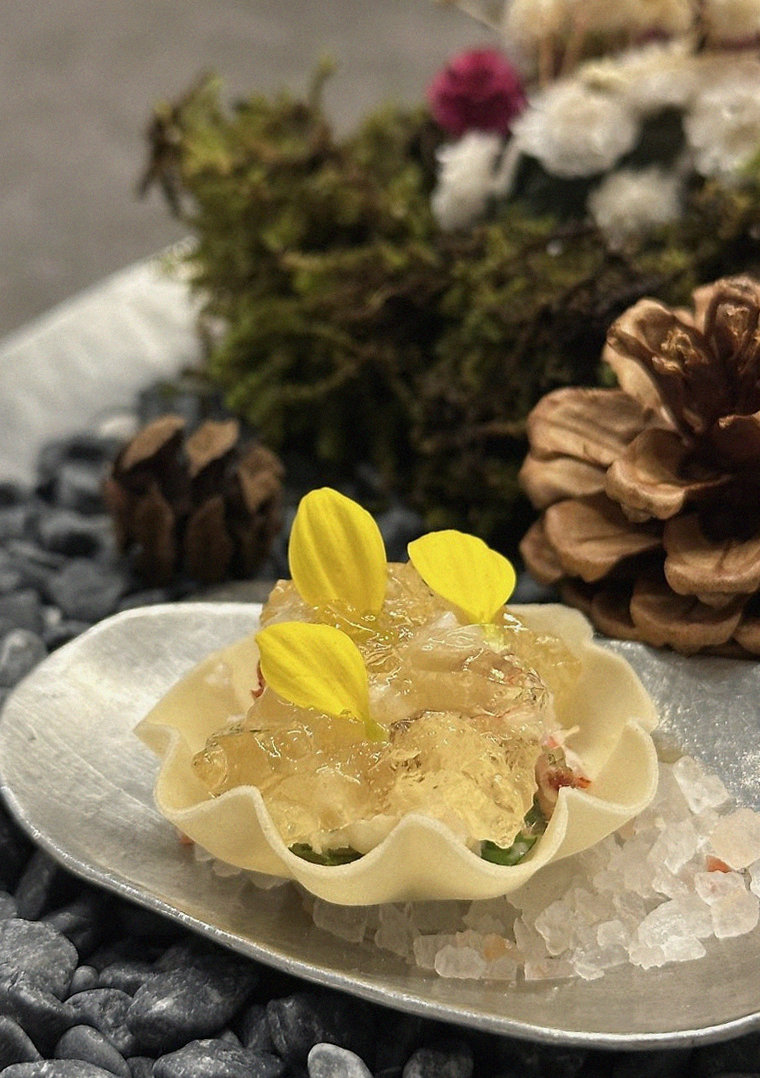 GOWOOGA Yeouido · 新鲜韩牛生拌牛肉