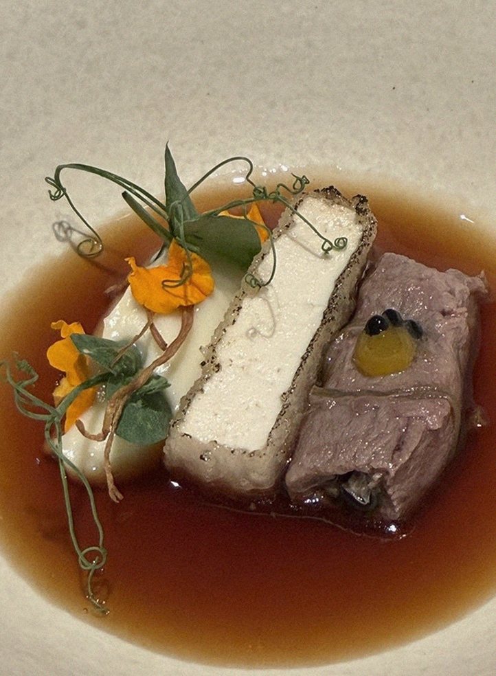 우하나 종각역점 · 종로 맛집 · 한 접시씩 정성껏 플레이팅된 한우 코스 요리
