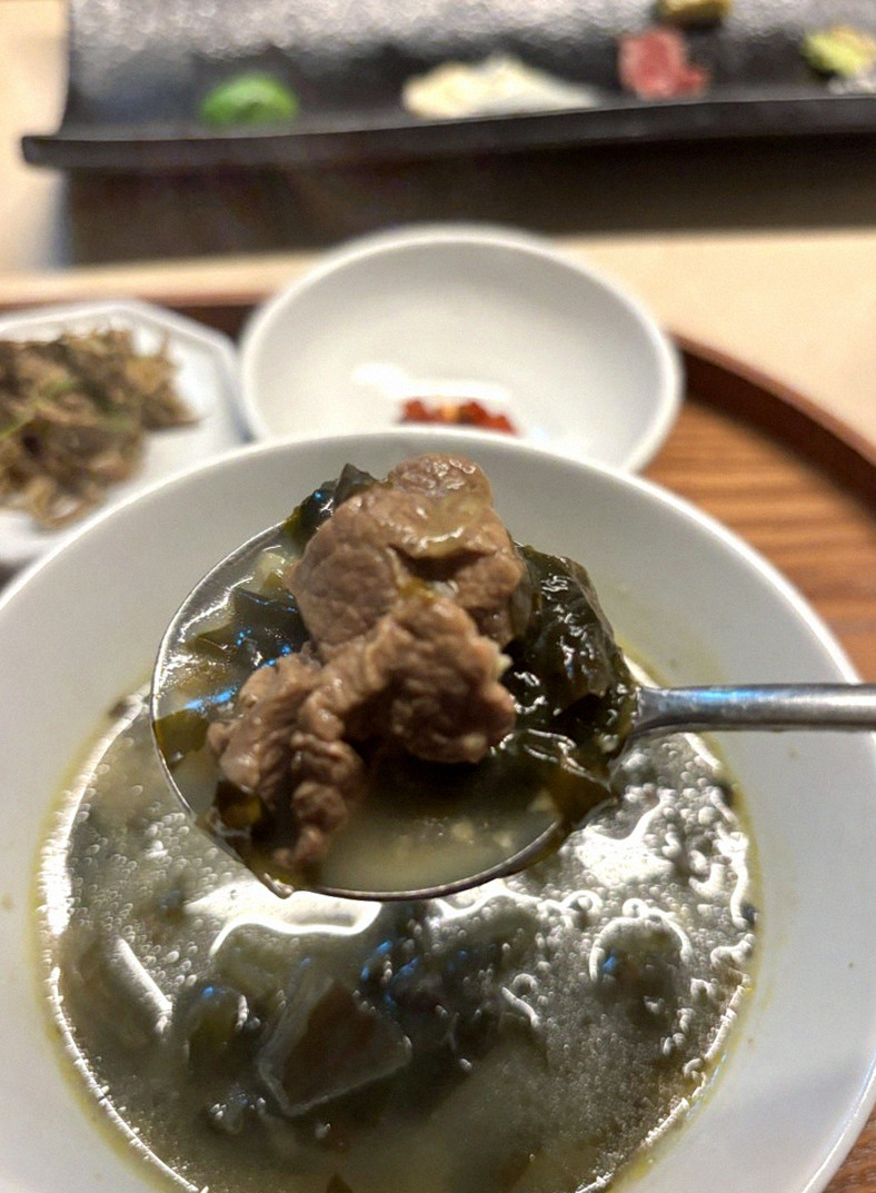 우아라 광화문점 · 따뜻하게 마무리하는 국물 요리