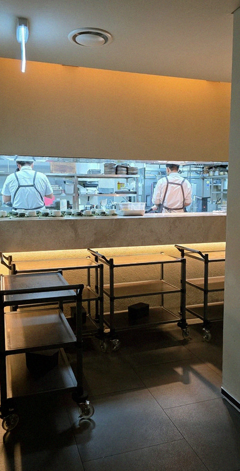 우아라 광화문점 · 전 좌석 프라이빗 룸 내부 분위기