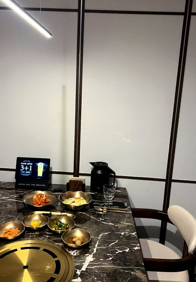DAEBOJUNG City Hall · the full Hanwoo omakase table