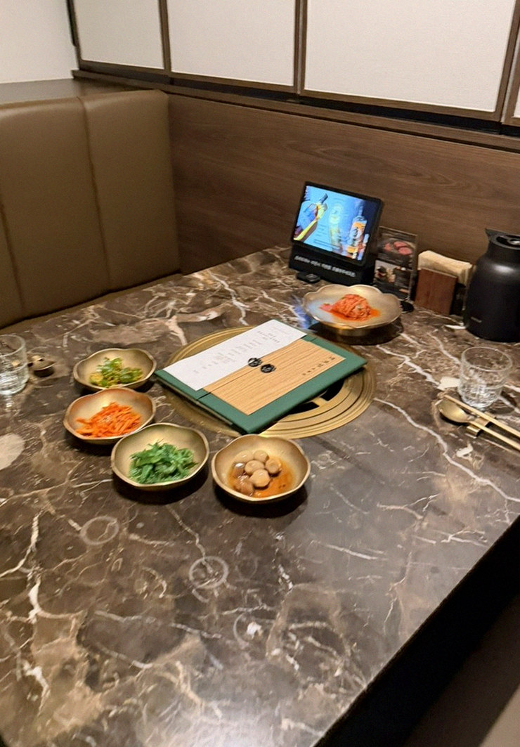 DAEBOJUNG City Hall · the full Hanwoo omakase table