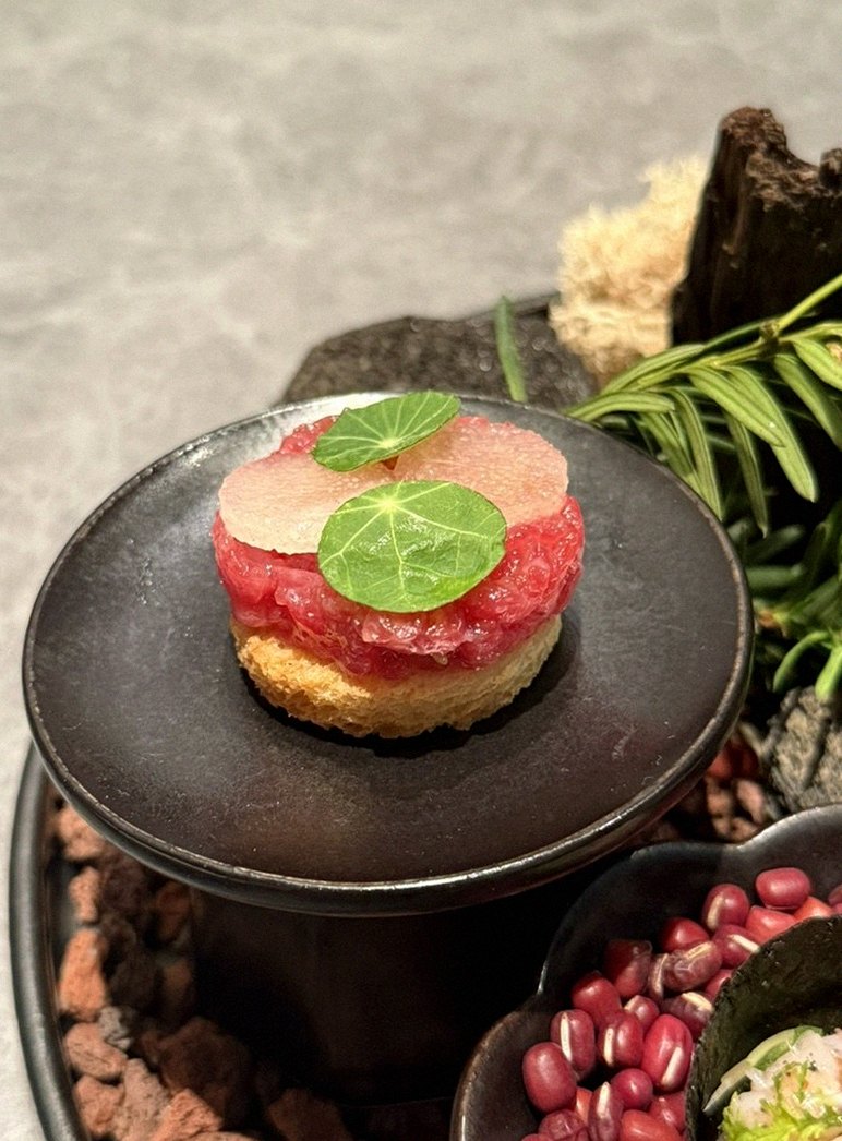 WOOHANA Yeouido · fresh Hanwoo beef tartare (yukhoe)