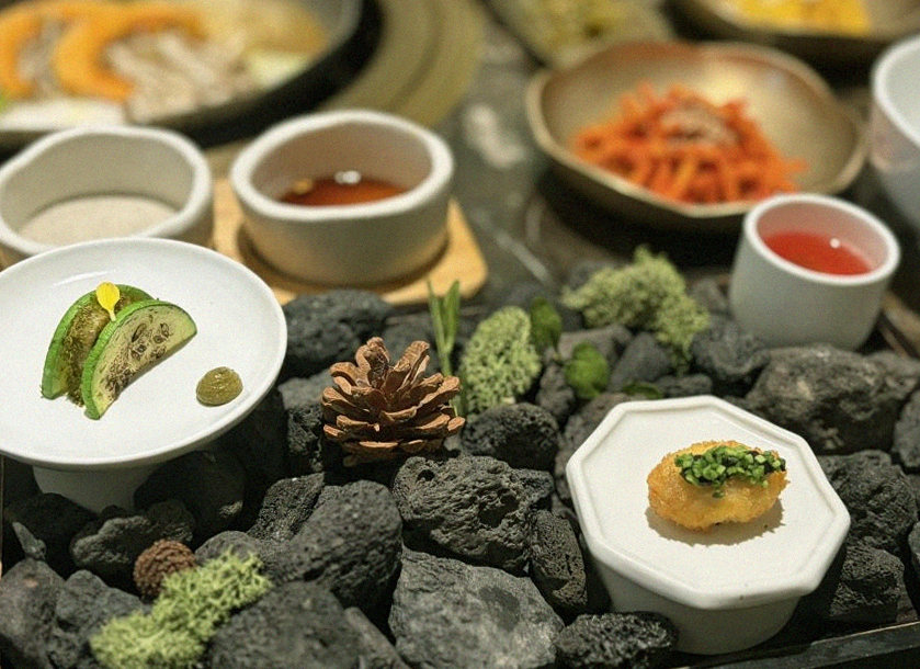 DAEBOJUNG City Hall · assorted Korean side dishes (banchan)