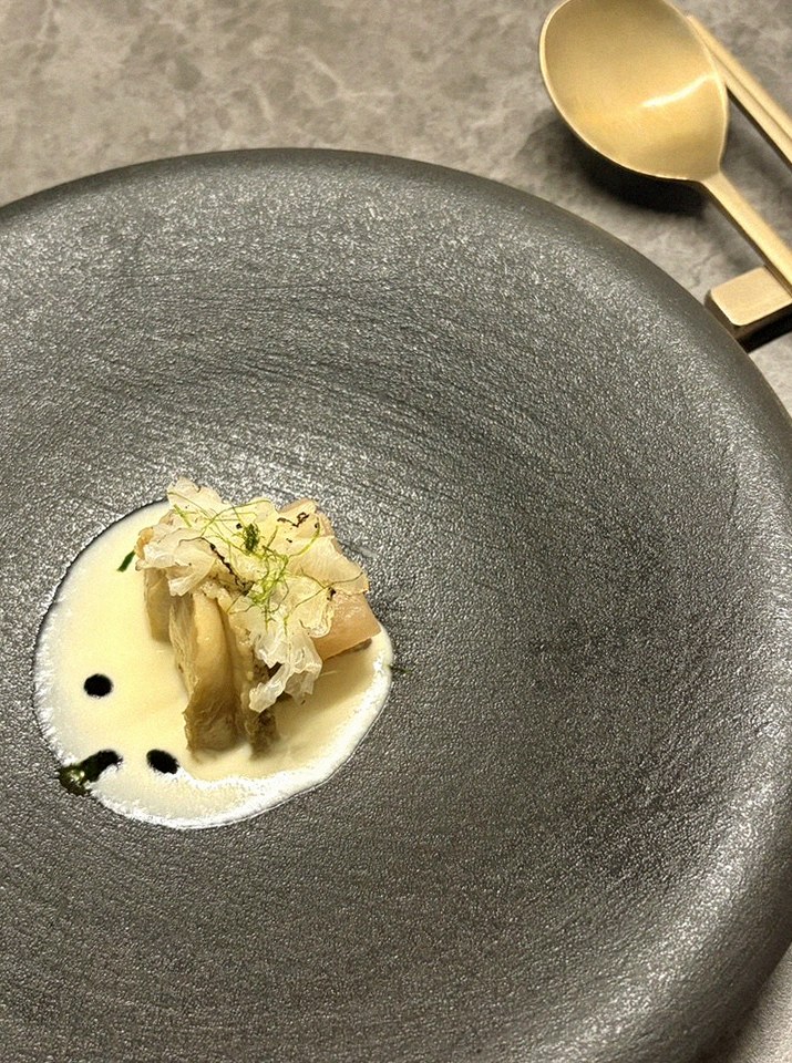 GOWOOGA Yeouido · a plated course of Hanwoo beef