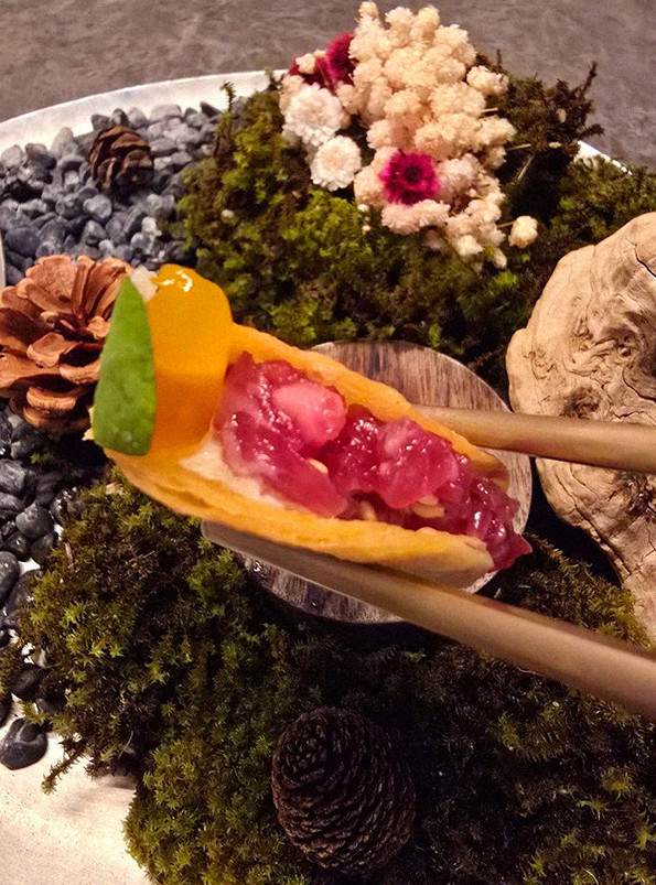 GOWOOGA Yeouido · seafood course served alongside the beef