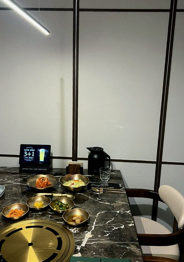 DAEBOJUNG City Hall · the full Hanwoo omakase table