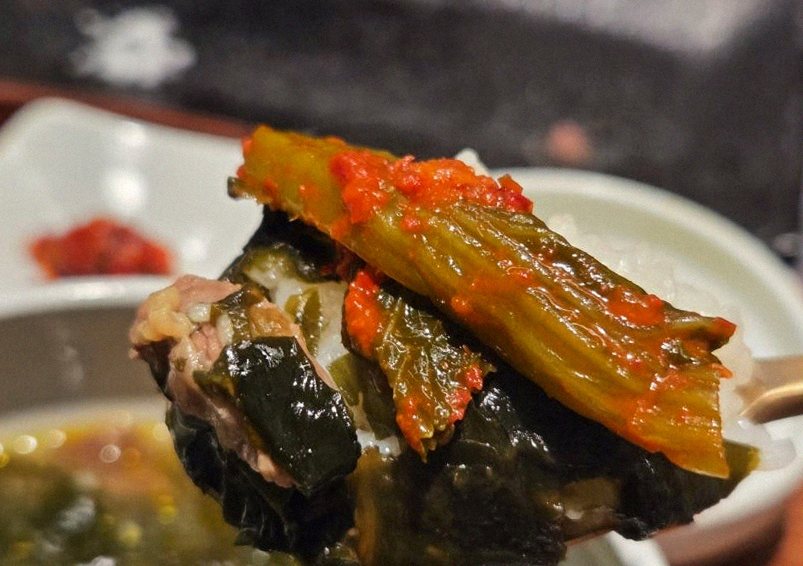 GOWOOGA Gangnam·Yeoksam · assorted Korean side dishes (banchan)