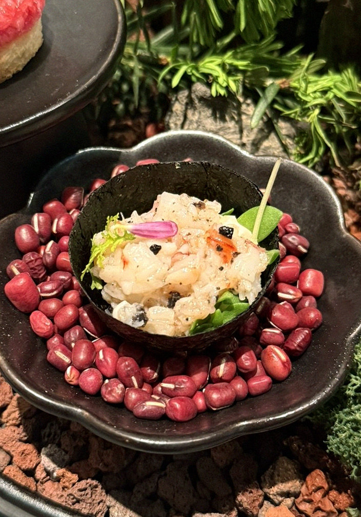 WOOHANA Yeouido · fresh Hanwoo beef tartare (yukhoe)