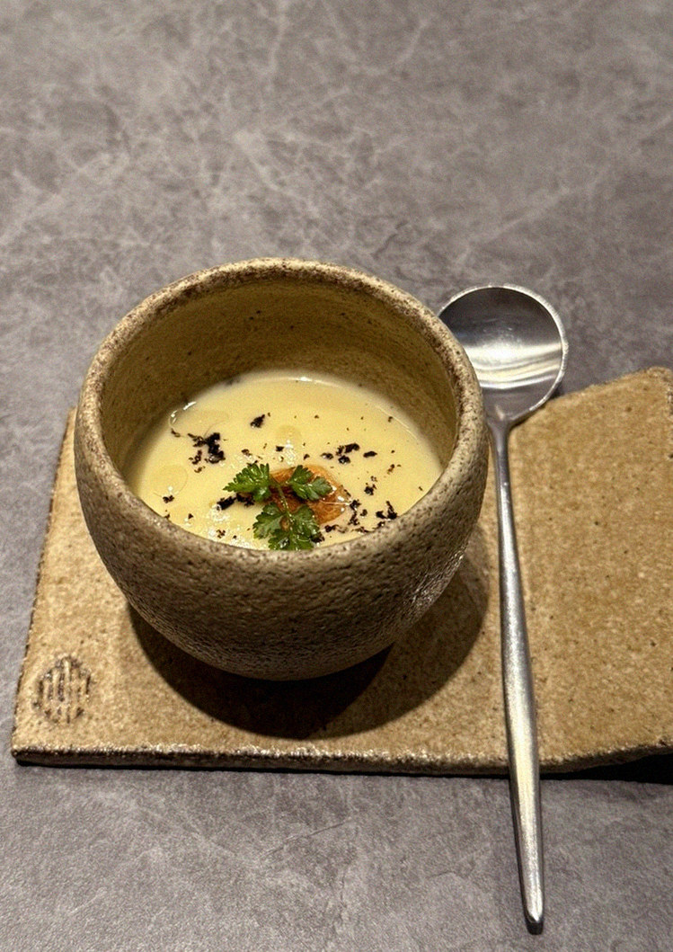 WOOHANA Yeouido · a warm soup to finish the course