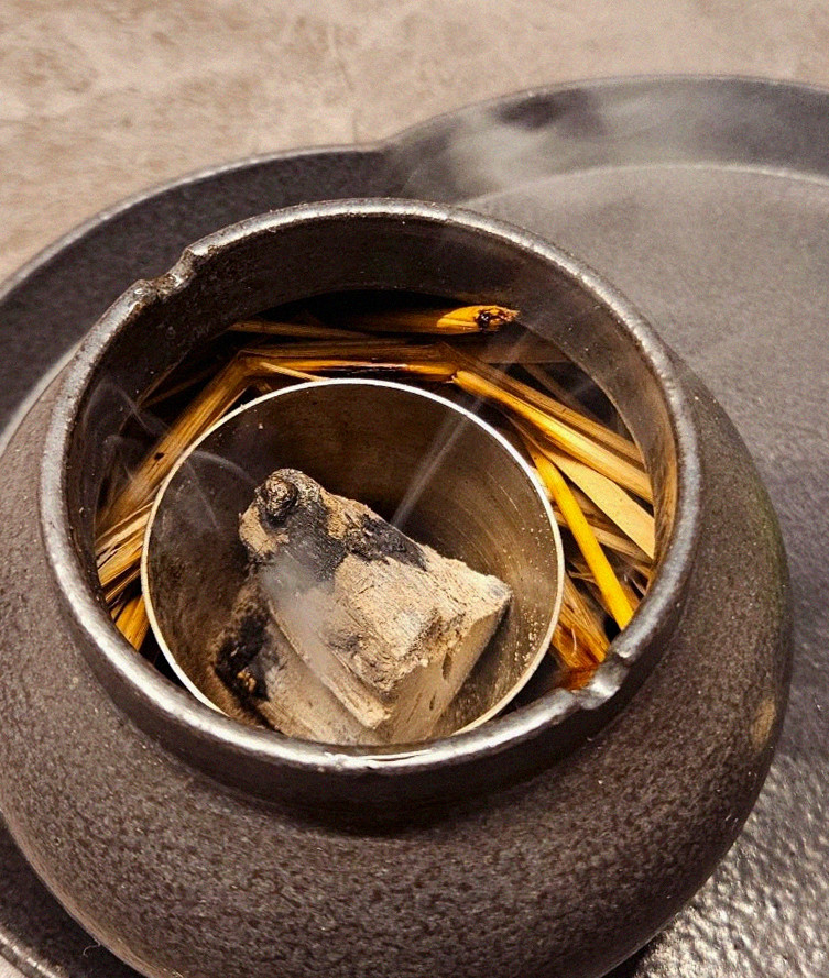GOWOOGA Yeouido · Hanwoo beef grilling over binchotan charcoal