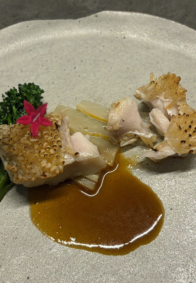 GOWOOGA Yeouido · seafood course served alongside the beef