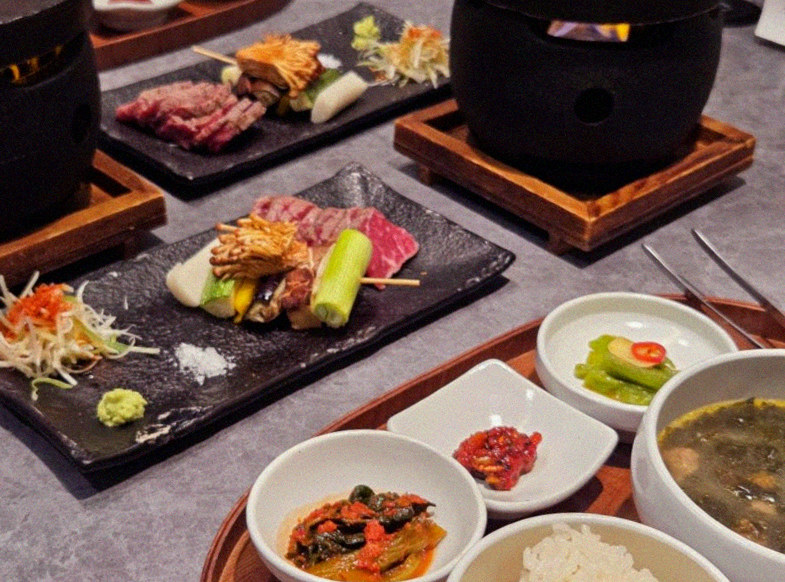 GOWOOGA Gangnam·Yeoksam · assorted Korean side dishes (banchan)