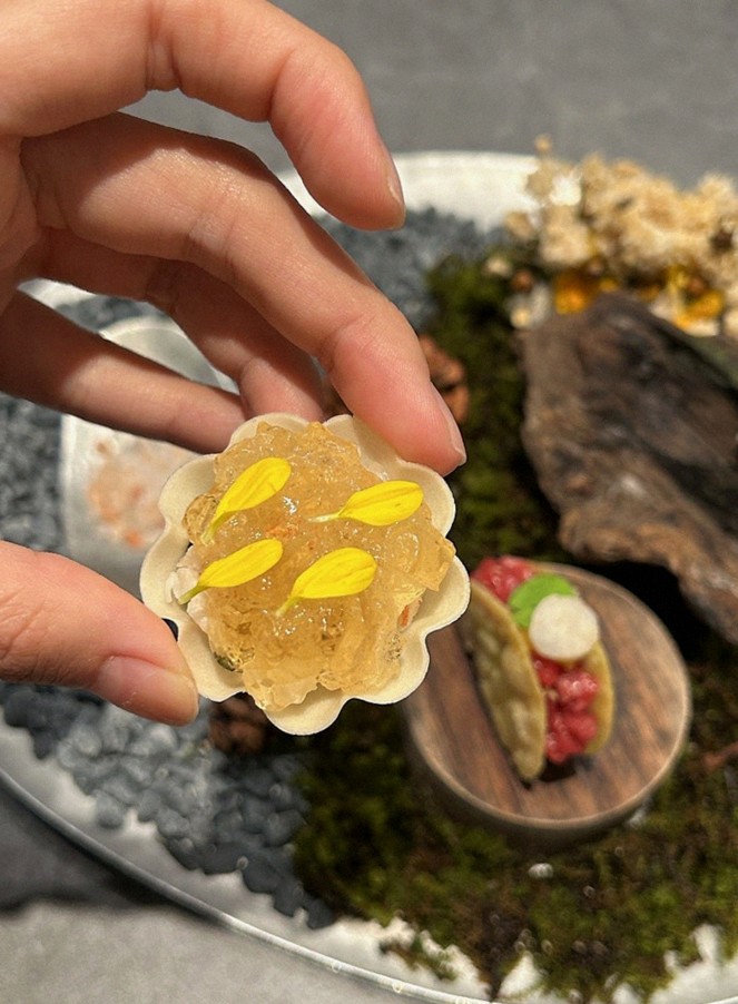 GOWOOGA Gangnam·Yeoksam · fresh Hanwoo beef tartare (yukhoe)