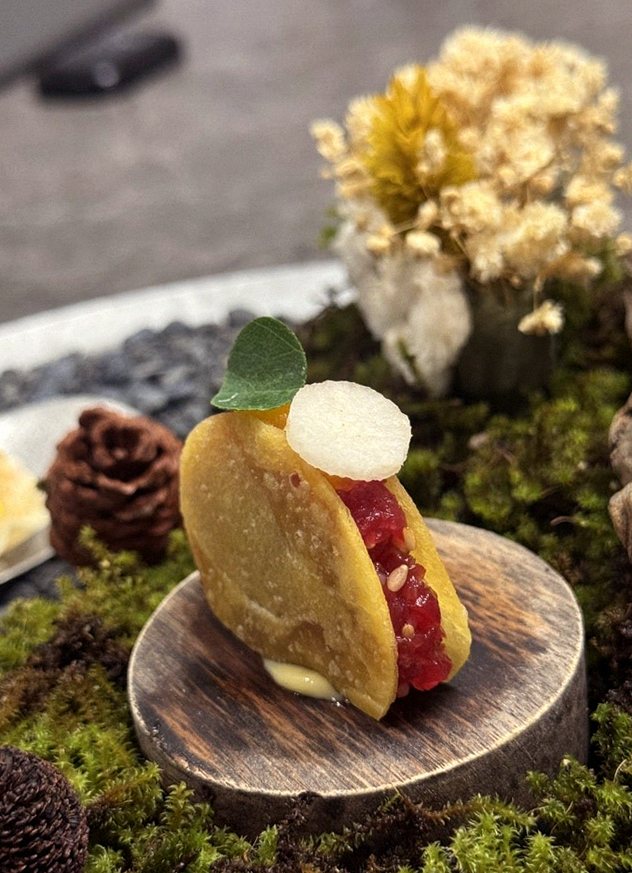 GOWOOGA Gwanghwamun · fresh Hanwoo beef tartare (yukhoe)