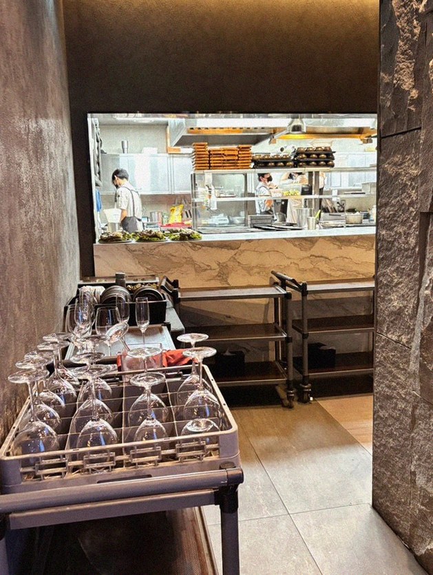 GOWOOGA Gwanghwamun · the full Hanwoo omakase table