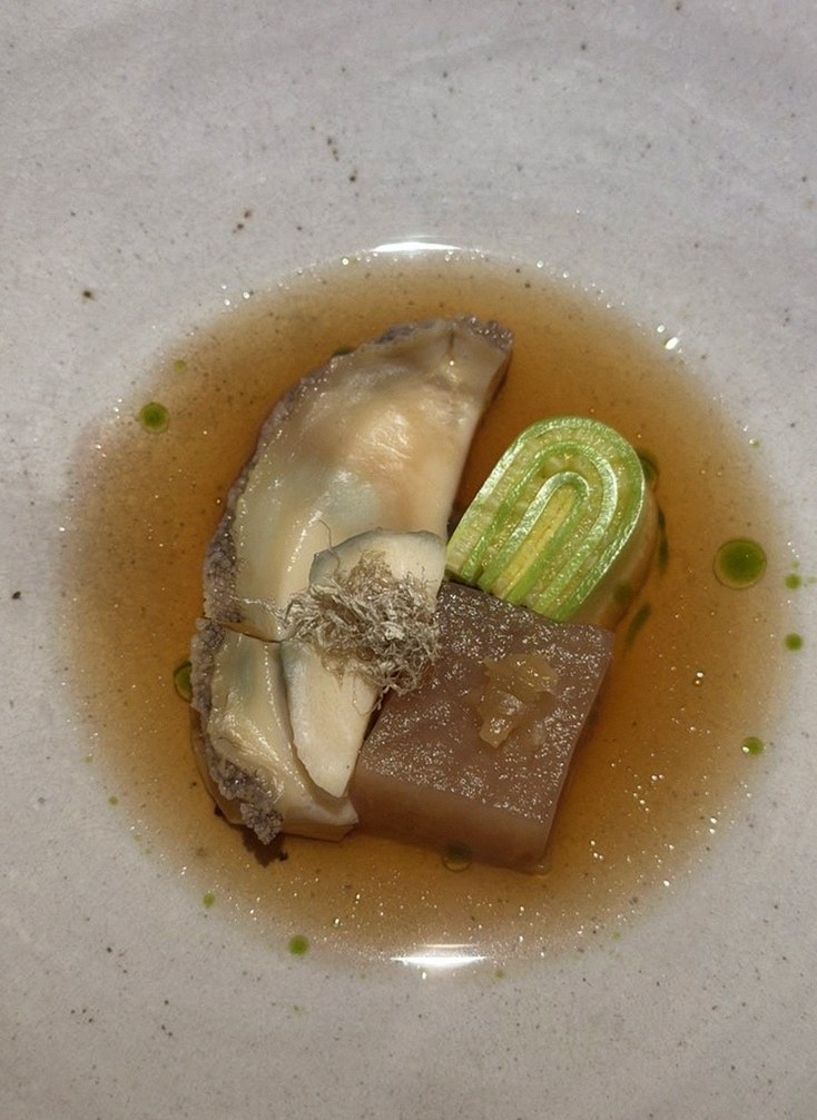 WOOARA Yeouido · seafood course served alongside the beef
