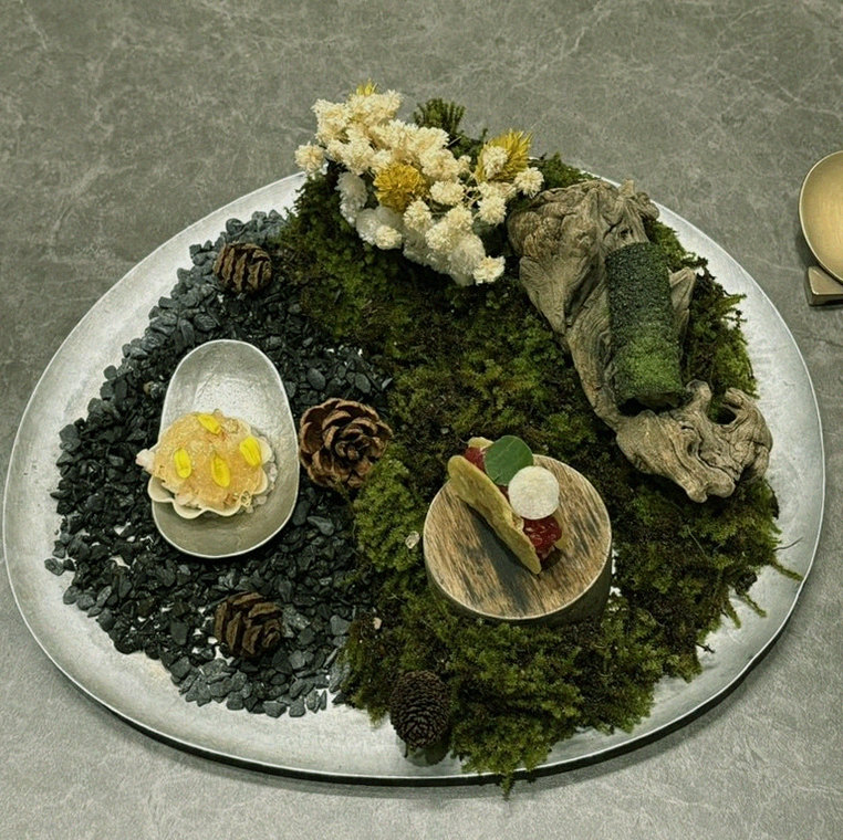 GOWOOGA Gwanghwamun · seafood course served alongside the beef