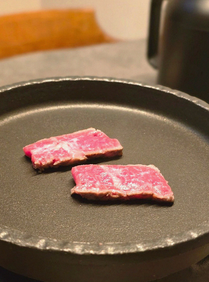 고우가 여의도점 · 서울 여의도 맛집 · 마블링이 살아있는 프리미엄 한우 쇼잉